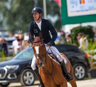 Jos Verlooy en Igor meteen op het podium in St. Tropez