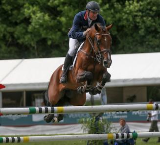 Dulf vd Bisschop-zoon Ilton vd Spithoeve gooit hoge ogen in Hickstead