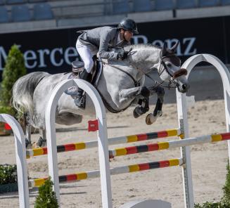 Mumbai van de Moerhoeve wint FEI Worldcup in Riyadh 