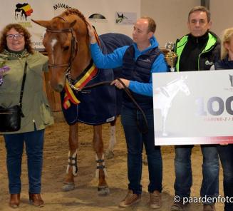 Oh my star van Strijtem wint opnieuw het vrijspringen